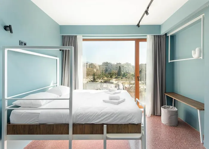 Hostel Zeus Is Loose *