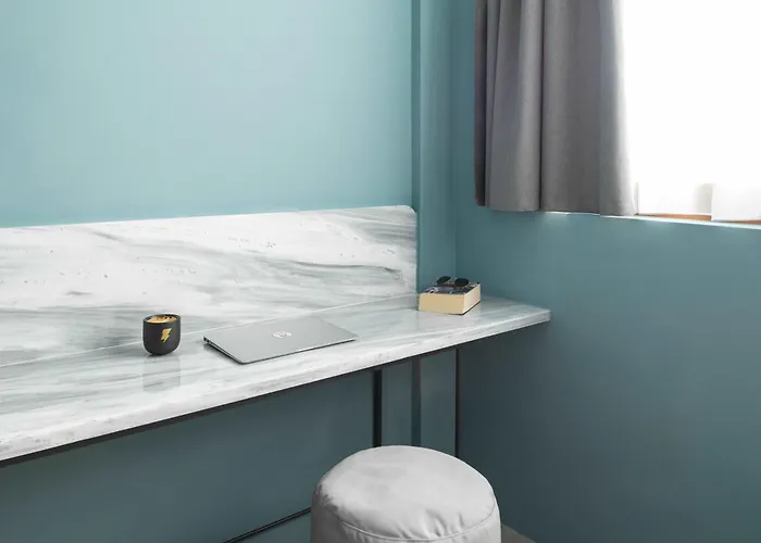 Hostel Zeus Is Loose