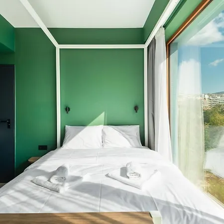 Хостел Zeus Is Loose