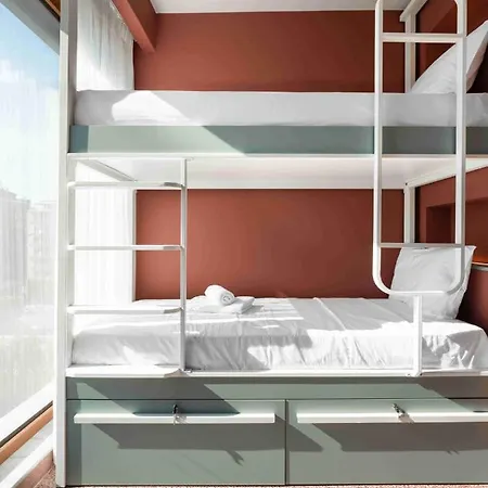 Zeus Is Loose Hostel