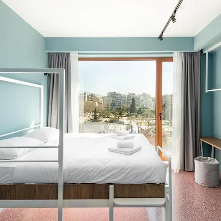 Hostel Zeus Is Loose *