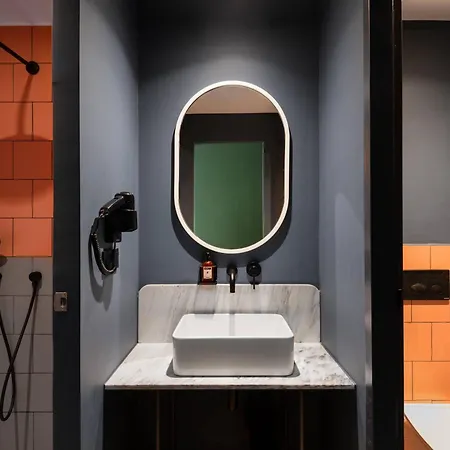 Zeus Is Loose Салоники