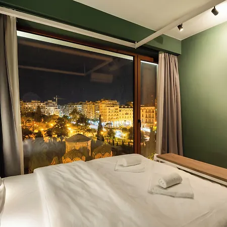 Hostel Zeus Is Loose *