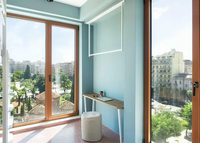 אכסניה Zeus Is Loose