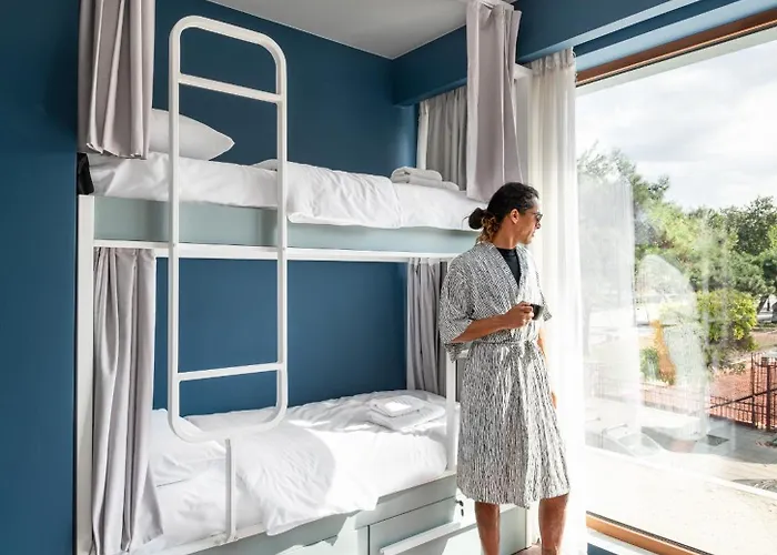 Zeus Is Loose אכסניה סלוניקי