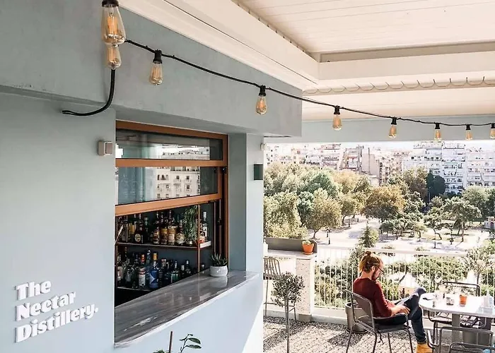 Zeus Is Loose Albergue