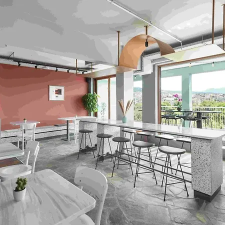 Zeus Is Loose Hostel Thessaloniki