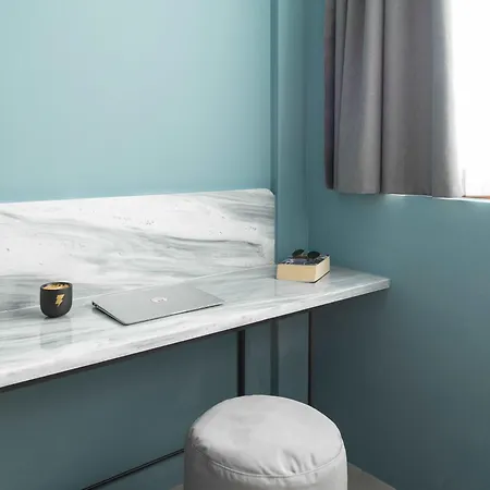 Hostel Zeus Is Loose