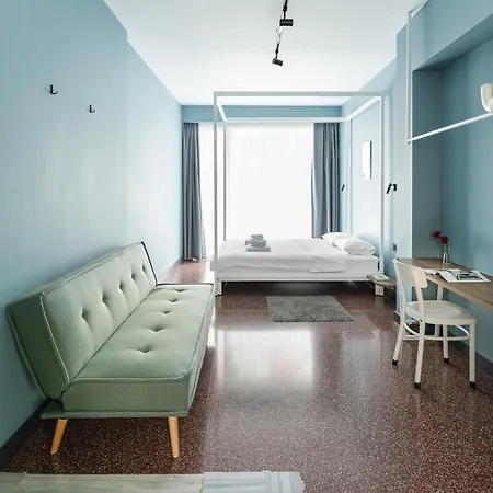 Zeus Is Loose Hostel