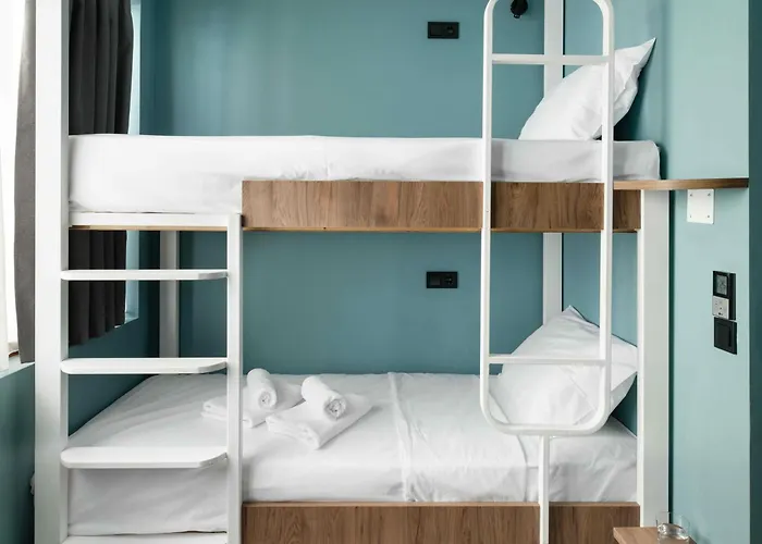 Zeus Is Loose Tesalónica