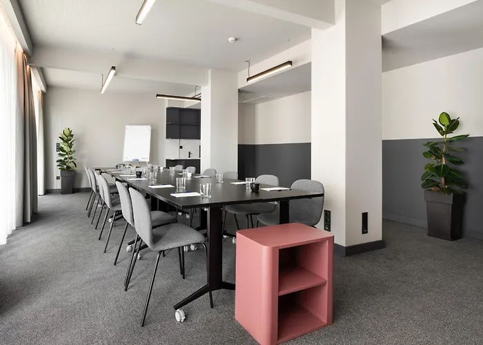 Zeus Is Loose Tesalónica